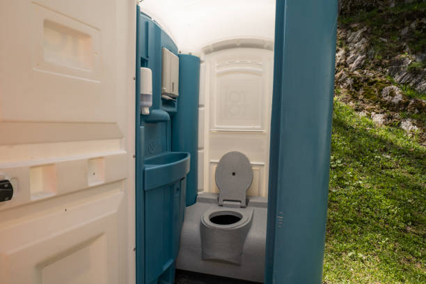 Best Porta potty delivery and setup  in Neosho, MO
