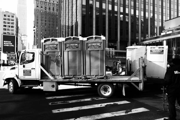 Best Luxury portable toilet rental  in Neosho, MO